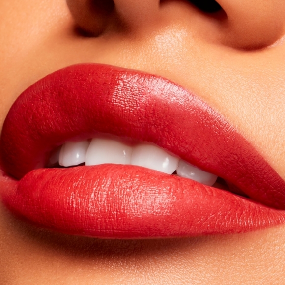 MAC Cosmetics Makeup Mac Buzz Powder Kiss Velvet Blur Slim